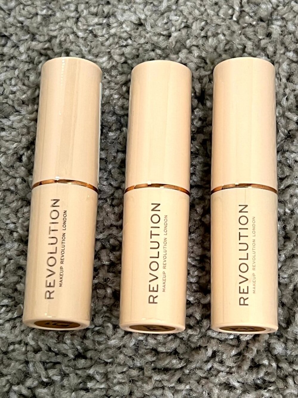 Makeup Revolution Fast Base Foundation F11 3 Pack